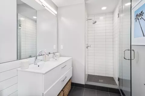 Bath - 7 E Springfield #5B, Boston, MA 02118 photo 1 of 2