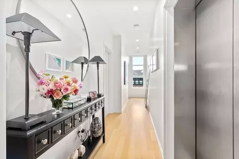 Entry Way - 7 E Springfield #5B, Boston, MA 02118 photo 1 of 2