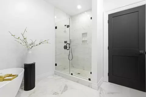 Bath - 520 E Broadway #2, Boston, MA 02127 photo 4 of 10