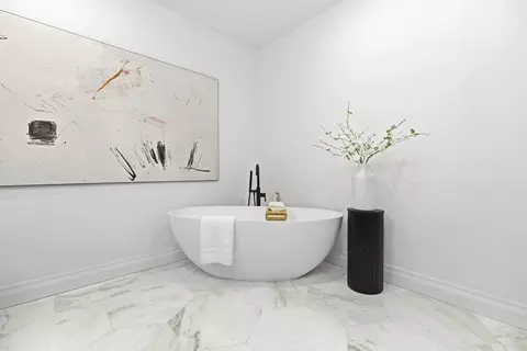 Bath - 520 E Broadway #2, Boston, MA 02127 photo 2 of 10