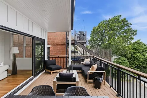 Exterior - 520 E Broadway #2, Boston, MA 02127 photo 4 of 5