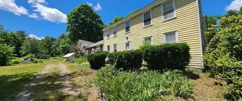 12 Brookline St, Pepperell, MA 01463