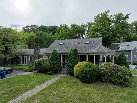 18 North Ave, Attleboro, MA 02703