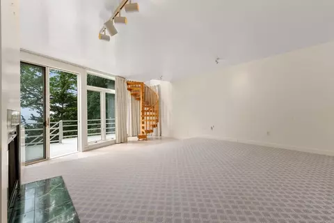Living - 23 Ocean St, Manchester, MA 01944 photo 3 of 7