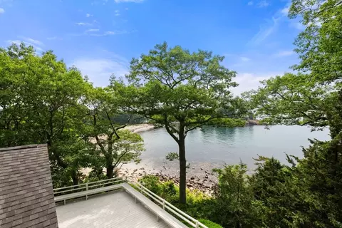View/Area - 23 Ocean St, Manchester, MA 01944 photo 1 of 11