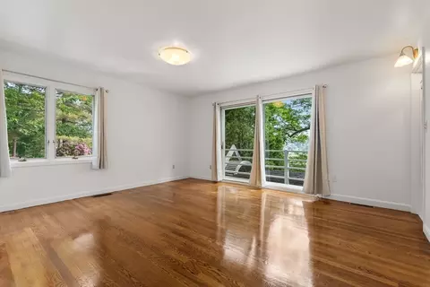 Bedroom - 23 Ocean St, Manchester, MA 01944 photo 1 of 2