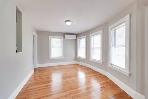 257 Redlands St, Springfield, MA 01104 photo 7