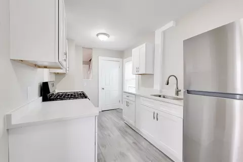 257 Redlands St, Springfield, MA 01104 photo 11