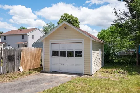 257 Redlands St, Springfield, MA 01104 photo 21