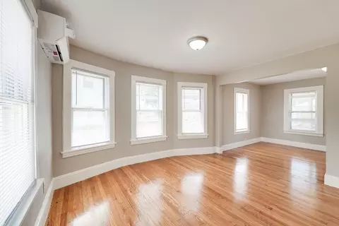 257 Redlands St, Springfield, MA 01104 photo 9