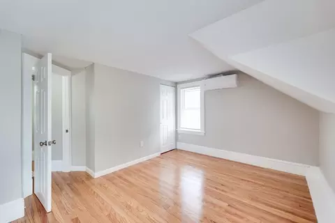 257 Redlands St, Springfield, MA 01104 photo 17