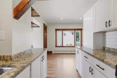 Entry Way - 4 Drummond Ave, Worcester, MA 01605 photo 2 of 3