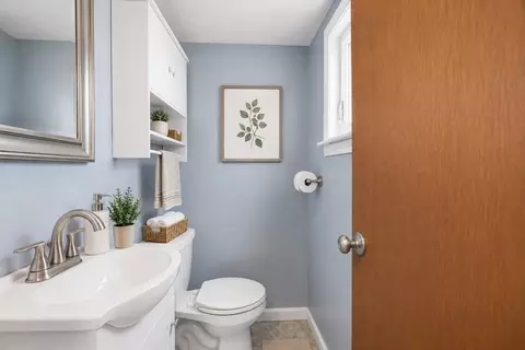 Bath - 4 Drummond Ave, Worcester, MA 01605 photo 2 of 4