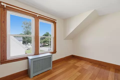 Bedroom - 4 Drummond Ave, Worcester, MA 01605 photo 3 of 6