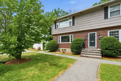 30 Bunkerhill St #30, North Andover, MA 01845