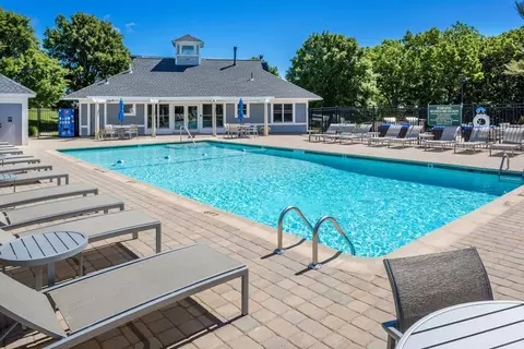 145 Essex Ave #405, Gloucester, MA 01930