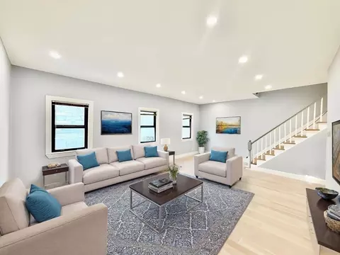 15 Berwick St #15, Melrose, MA 02176