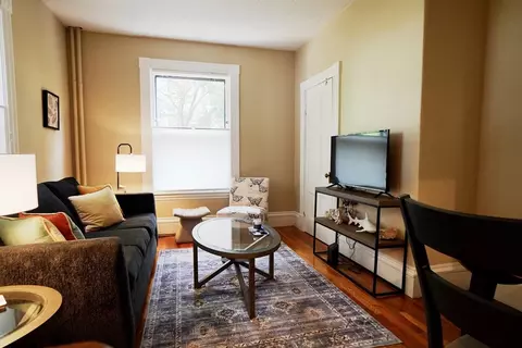 83 Pleasant St #3, Marblehead, MA 01945 photo 3