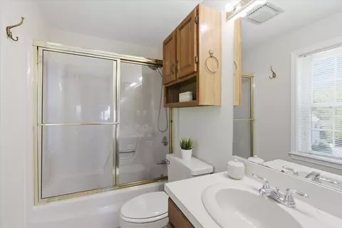 Bath - 53 Front St #53, Beverly, MA 01915 photo 3 of 3