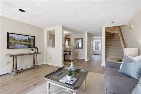Living - 53 Front St #53, Beverly, MA 01915 photo 3 of 4