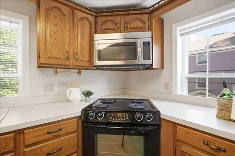 Kitchen - 53 Front St #53, Beverly, MA 01915 photo 4 of 5