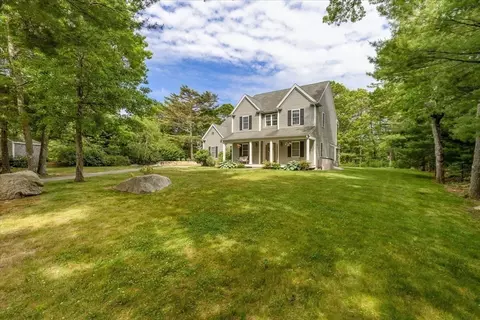 11 Dawe Ln, Bourne, MA 02532