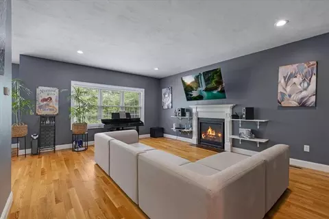 11 Dawe Ln, Bourne, MA 02532 photo 5