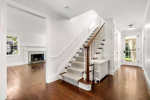 Entry Way - 3 Vassar Rd, Marblehead, MA 01945 photo 1 of 1
