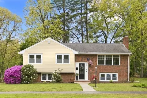 29 Devon Rd, Norwood, MA 02062