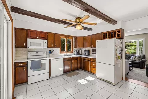 5 Pershing Ave, Acushnet, MA 02743 photo 9