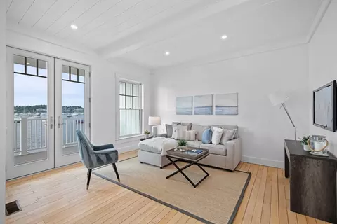 Living - 95 Front St #1, Marblehead, MA 01945 photo 1 of 2