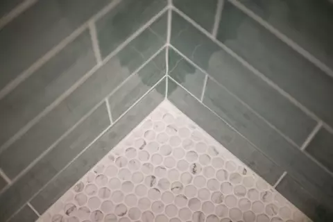 Bath - 95 Front St #1, Marblehead, MA 01945 photo 2 of 2