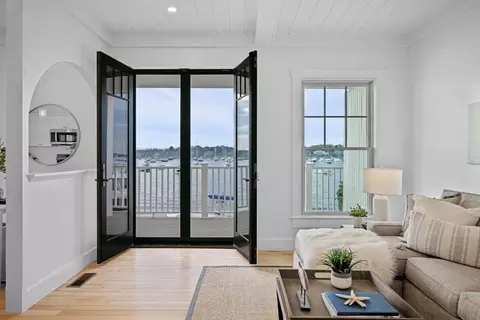 Entry Way - 95 Front St #1, Marblehead, MA 01945 photo 1 of 1
