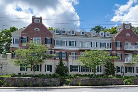 235 Cambridge St #202, Burlington, MA 01803