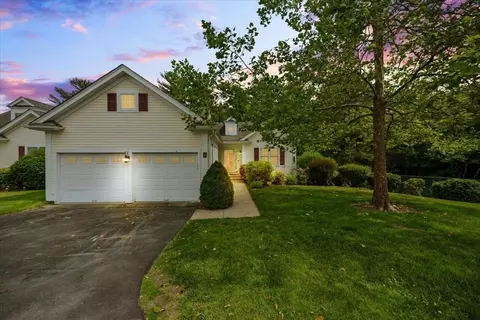 2 Bogey Way #2, Lakeville, MA 02347