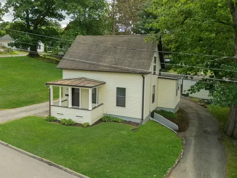 8 Nadeau St, Gardner, MA 01440
