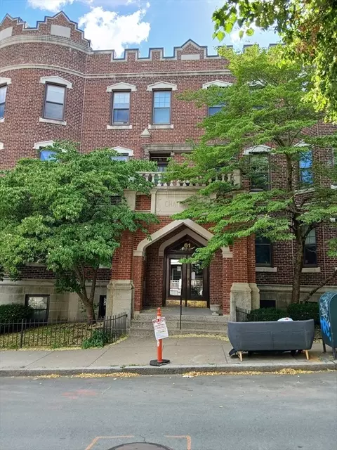 61 Quint Ave #8, Boston, MA 02134