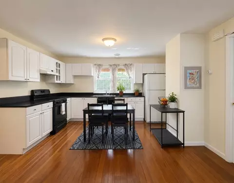 43 Market St #B, Cambridge, MA 02139