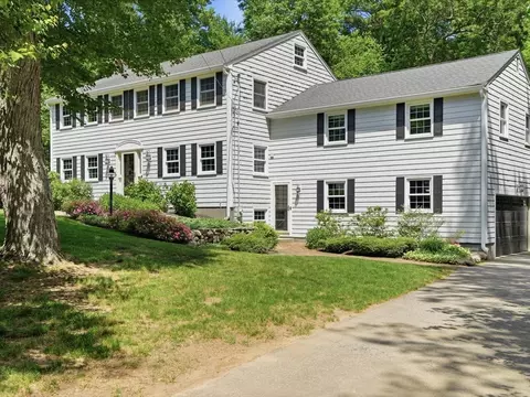 52 Pheasant Hill Dr, Scituate, MA 02066