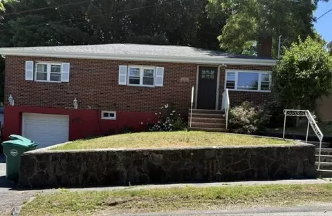 30 Linden Ter, Lynn, MA 01902