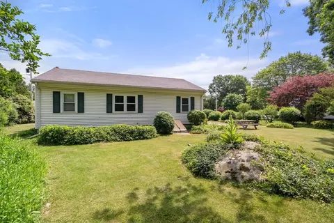 9 Mowry St, Raynham, MA 02767 photo 4