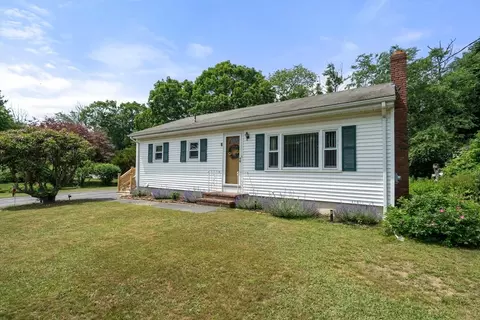 9 Mowry St, Raynham, MA 02767 photo 2