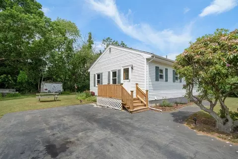9 Mowry St, Raynham, MA 02767 photo 5