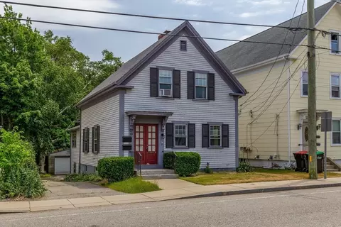 10 Samoset St, Plymouth, MA 02360