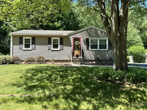 170 Treetop Ave, Springfield, MA 01118