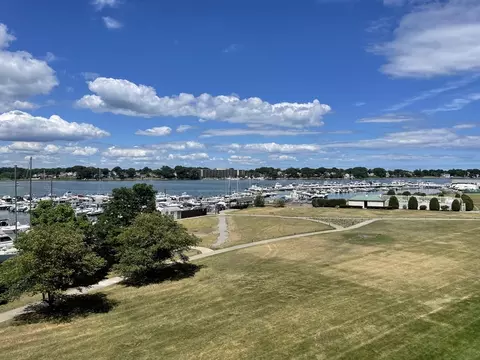 100 Cove Way #402, Quincy, MA 02169