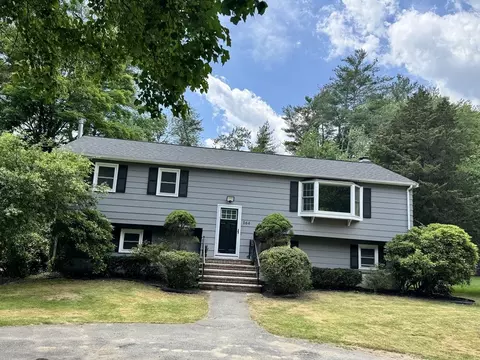 Exterior - 164 Hall St, Raynham, MA 02767 photo 2 of 4