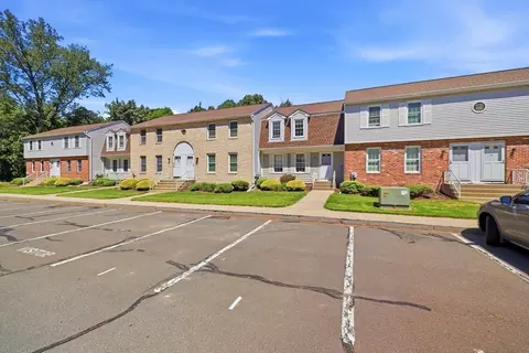 283 Fuller Rd #I, Chicopee, MA 01020
