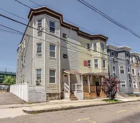 180 Chestnut St, Chelsea, MA 02150