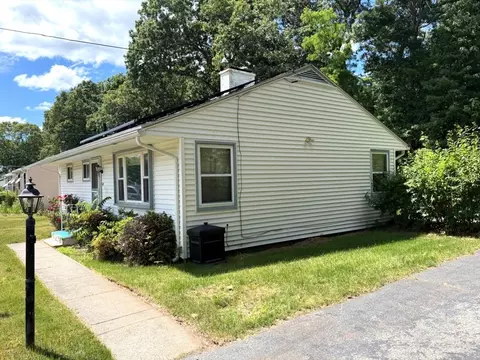 32 Crestmont, Springfield, MA 01108 photo 23